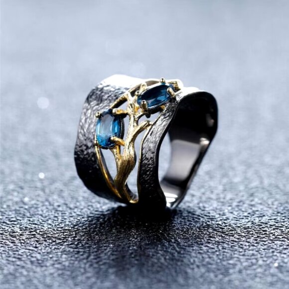 Black Gold Inlaid Blue Zircons Statement Cocktail Ring Band Size 7 - Picture 3 of 3